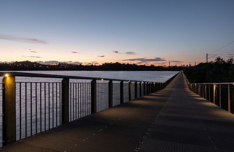 Orakei handrail - Iroko