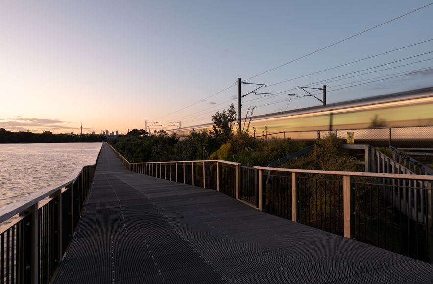 Orakei handrail - Iroko