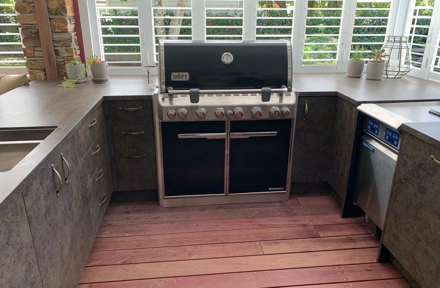 Outdoor kitchen
