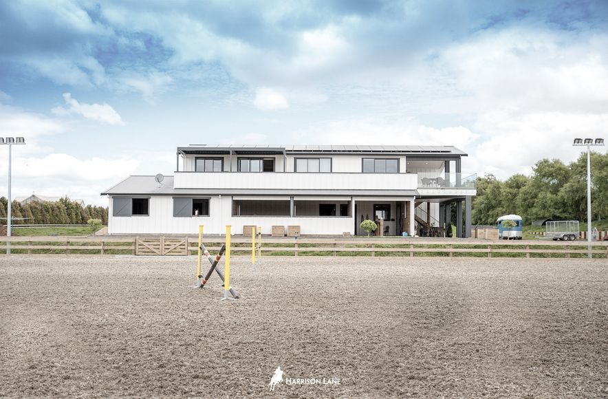 Karaka barn with stables & apartment