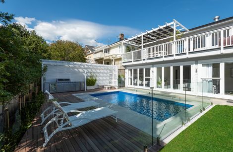 Parnell Pool with City View