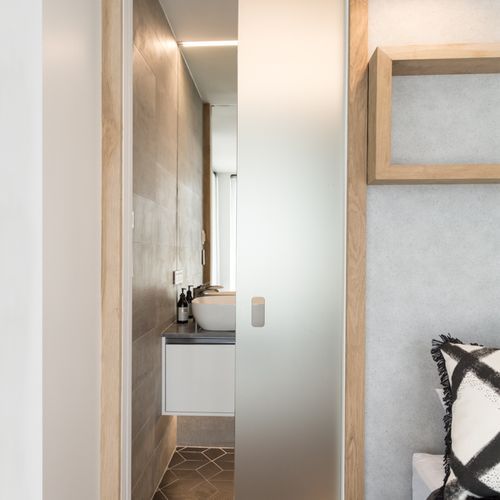Pattern & Privacy Glass