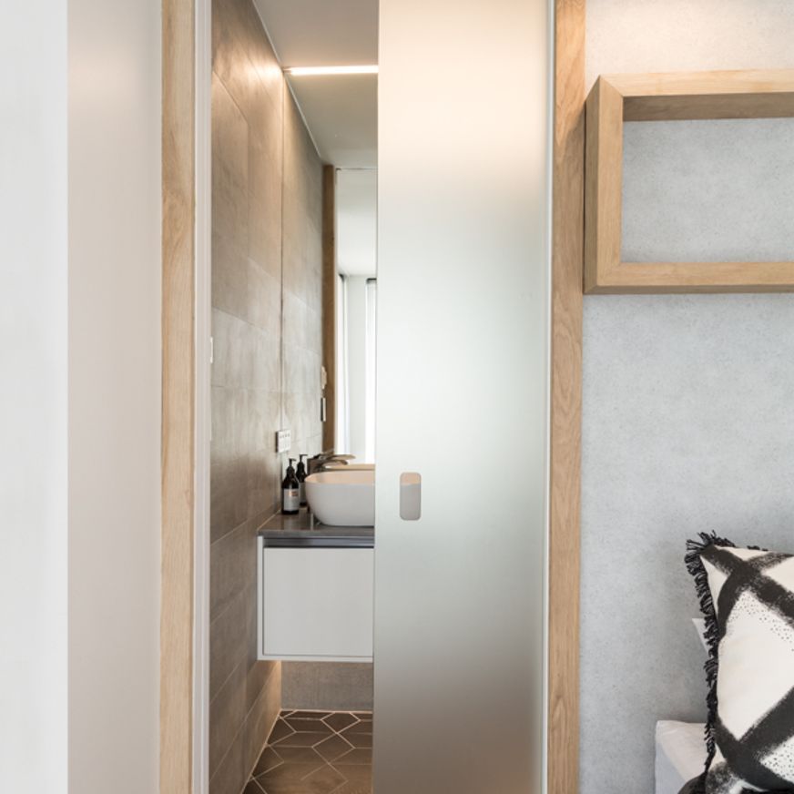 Pattern & Privacy Glass