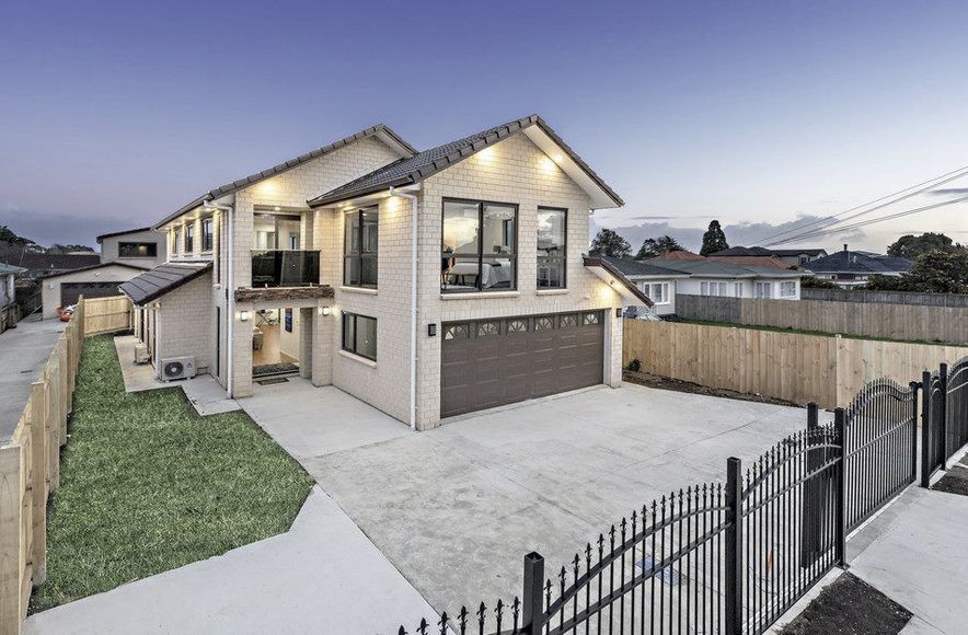 Puhinui Road Houses
