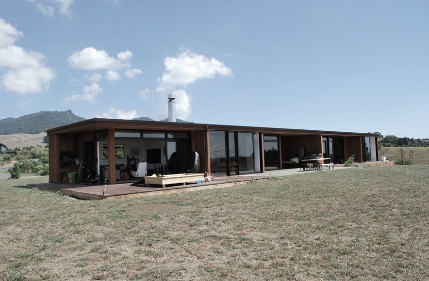 Raglan House