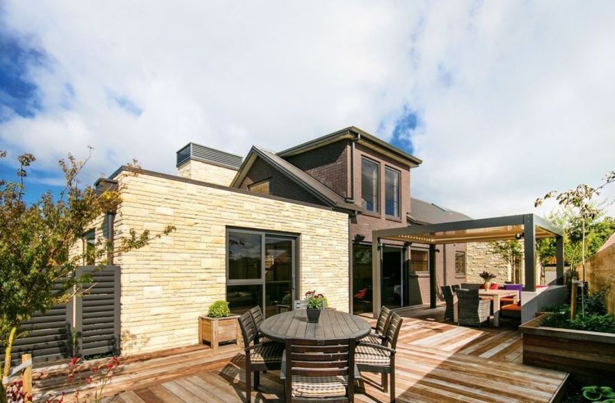 Kwila Decking - Retro Charm House 