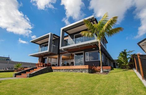 Marsden Cove- Northland- Waterfront / Luxury / Beach House / Outdoor Living / New Build  by Cogan Custom Homes