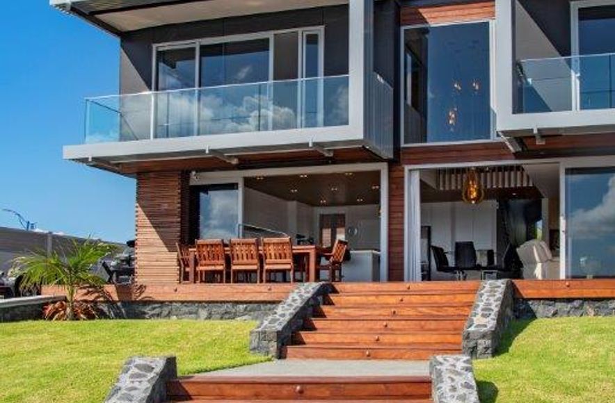 Marsden Cove- Northland- Waterfront / Luxury / Beach House / Outdoor Living / New Build  by Cogan Custom Homes