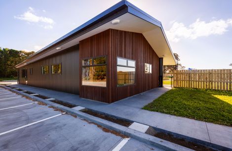 Ruru House - Location Construction
