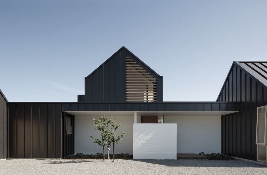 Ryan House: contemporary rural