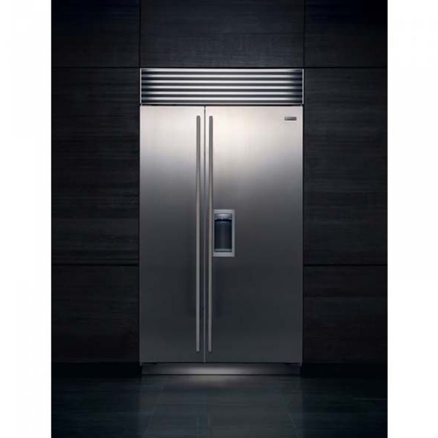 Sub-Zero Built In Side-By-Side Fridge with Dispensor
