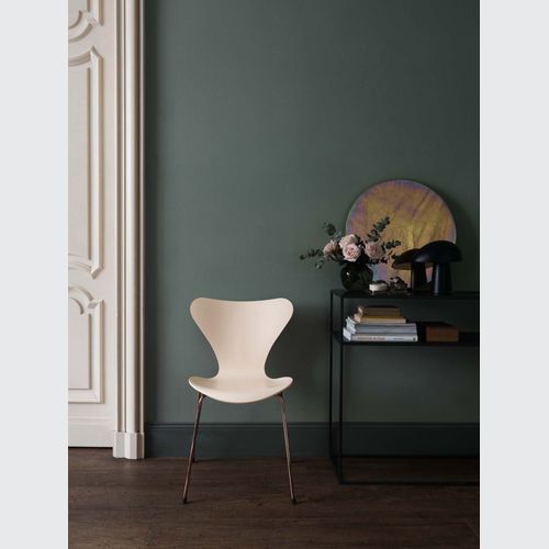 Series 7 Chair by Fritz Hansen