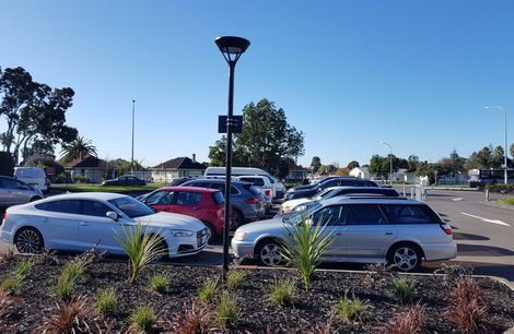 Solar Car Park Lighting – Auckland Airport Hotel