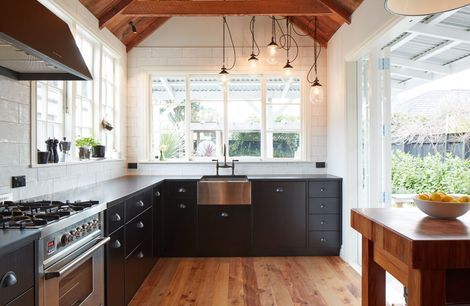 AWARD WINNING Sumner Kitchen