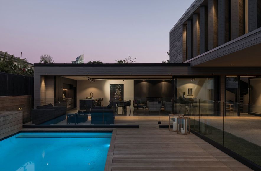 Hollywood Hills in the heart of Takapuna