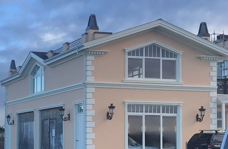The Riverhead Mansion