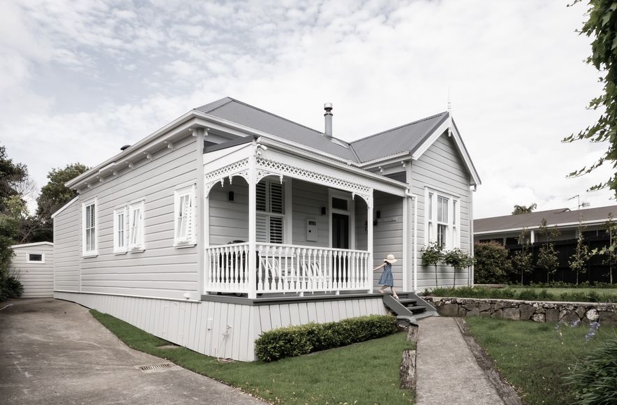 Traditional Villa Gets Glammed Up