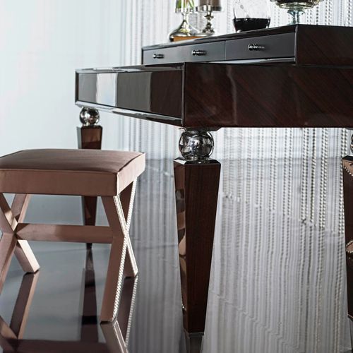 Viento Makeup Desk