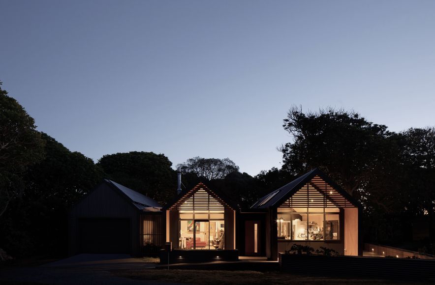 Two homes under one roof: Waikanae House