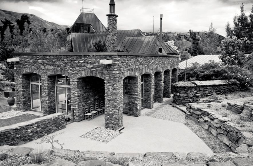 Whakatipua House
