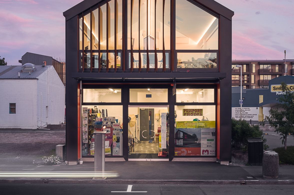 ZERO ENERGY BUILDING - & Solarchitect Office