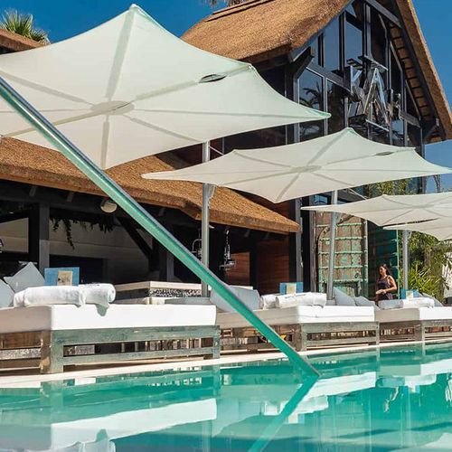 Umbrosa Spectra Cantilever Umbrella