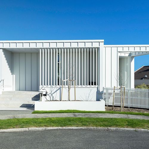 EuroSeam: Standing Angle Seam Tray Roofing and Cladding