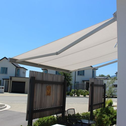 Felicia™ Retractable Cassette Awning