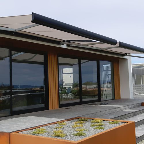 Soleia™ Retractable Box Awning