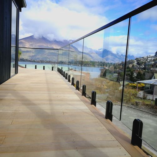 Edgetec® Balustrade Mini Post Glass Clamp