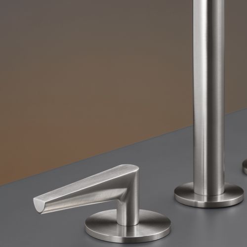 FLAG 3 Hole Mixer With Swivel Spout by CEA