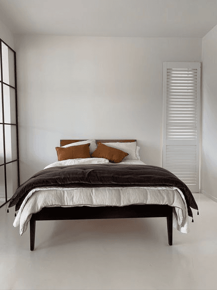 Christopher Elliott Dakota Bed
