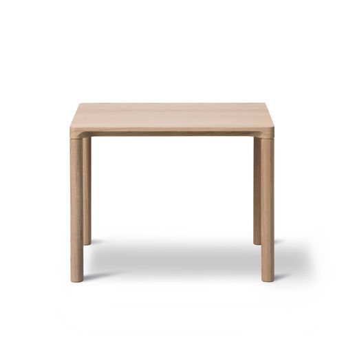 Piloti Side Table Model 6705 by Fredericia