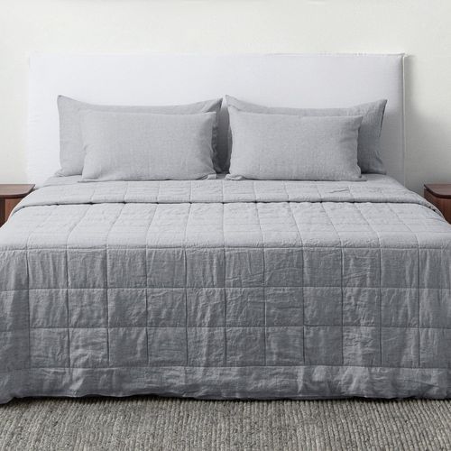 Cotton-filled Linen Quilts