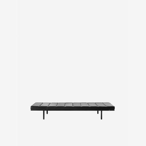 VIPP461 Daybed by Vipp
