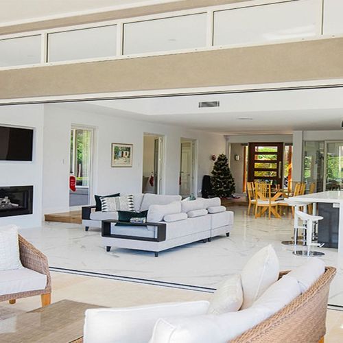 Elevate | Series 412 | Bi-Fold Door (Bottom Rolling)