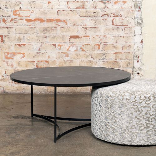 Ubique coffee table