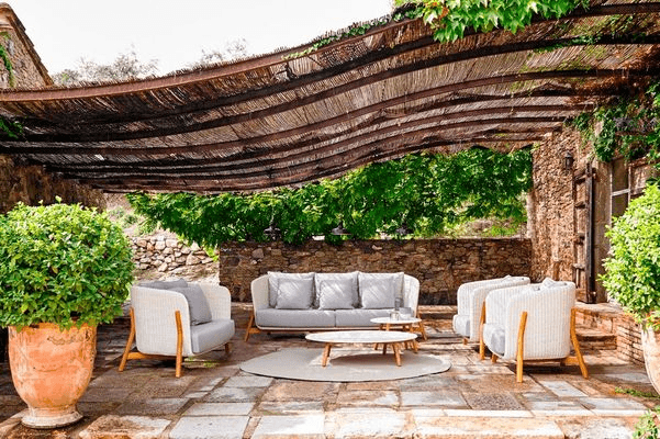 Round Outdoor Coffee Table by Point