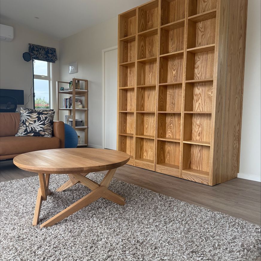 Solid Oak Collapsing Table