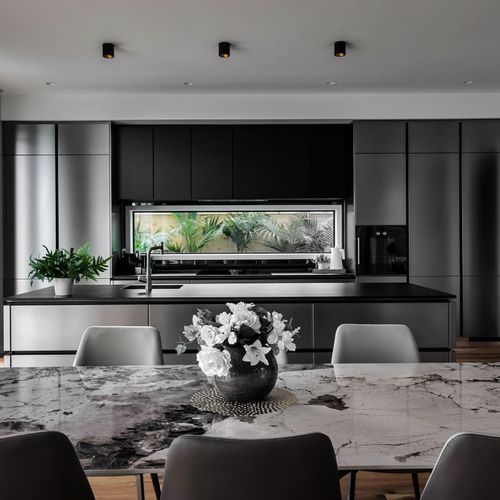 Lacquered Steel-Look Kitchen Cabinetry