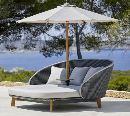 Peacock daybed w/teak legs incl. table