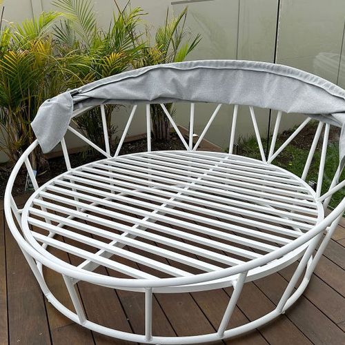 Bora Canopy Round Daybed