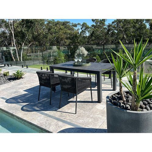 Adele Ceramic Outdoor table with 4x Gizella Chairs