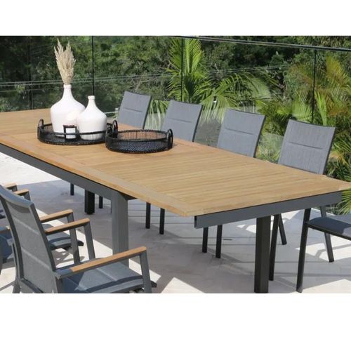 Barcelona Extension Outdoor Table & Sevilla Teak Chairs
