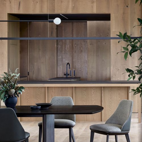 Johannna | High Back Chair