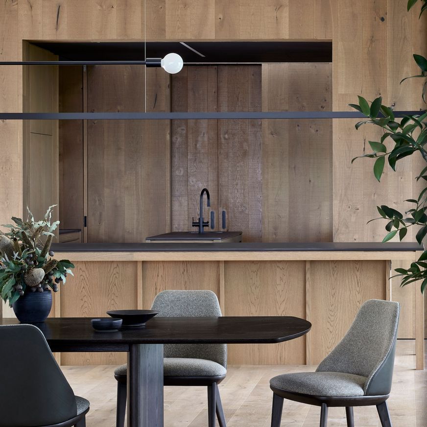 Johannna | High Back Chair