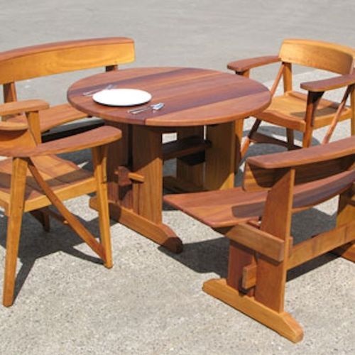 Round Table Suite 1200