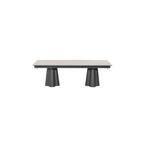 Kelsey Extendable Outdoor Dining Table