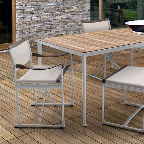Mirto | Table
