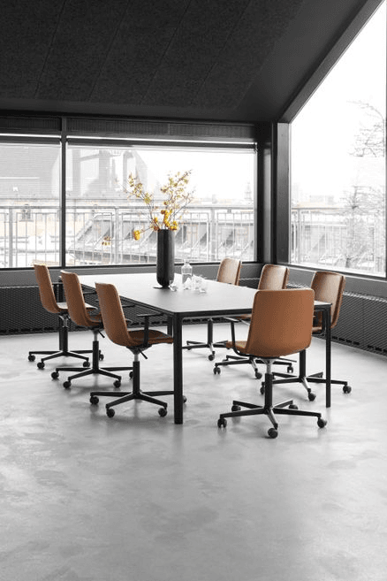 Mesa Table 300 by Fredericia